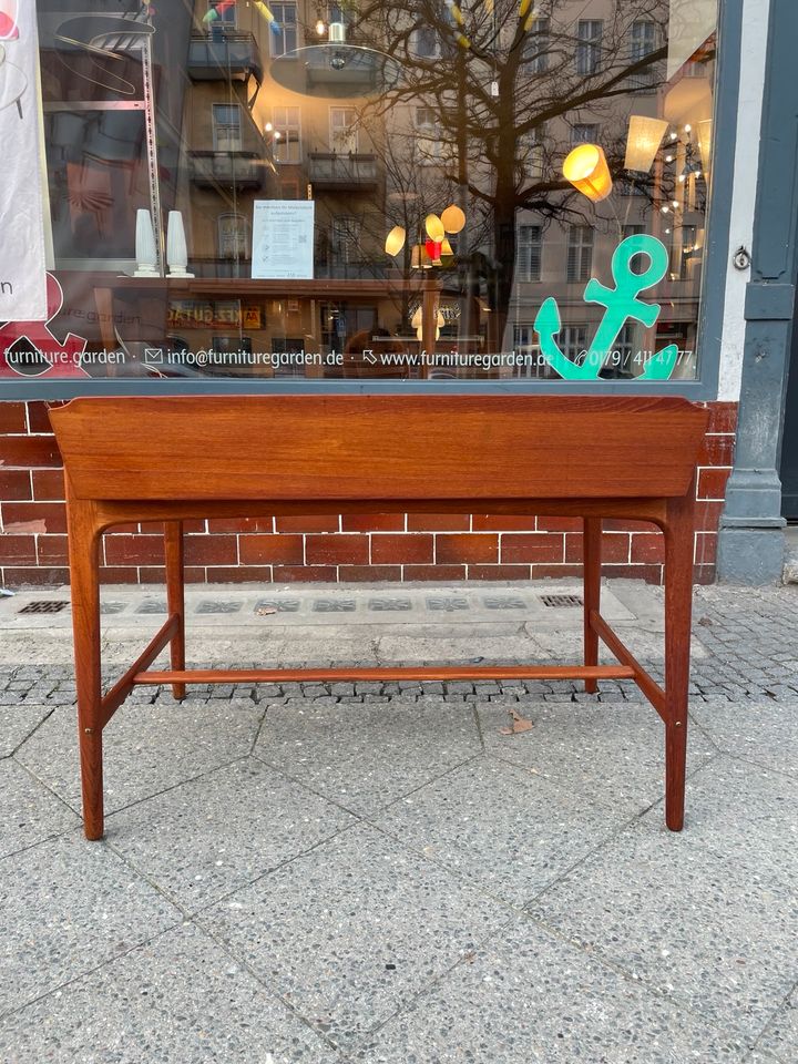 ◤ Svend Aage Madsen Teak Desk Teakholz Vintage Büro Schreibtisch Dänisch Tisch Danish Design Table 50er 60er 70er mid Century Holz aufgearbeitet massiv in Berlin