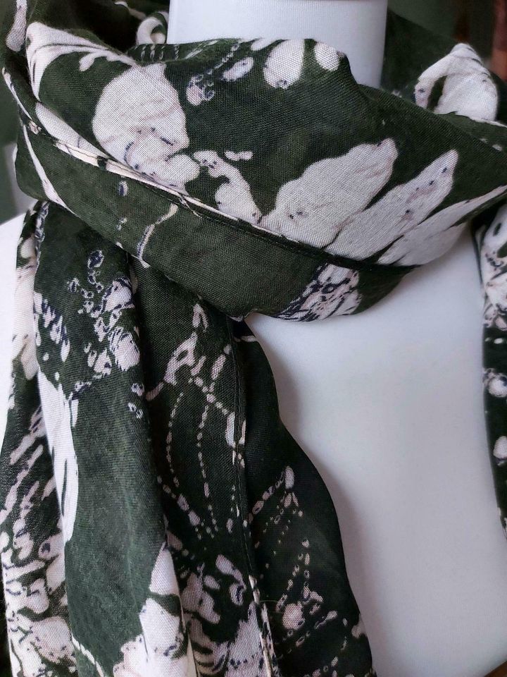 Neu Schal waldgrün beige Blätter khaki Viskose in Uedem