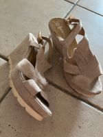 Sandalen Keilabsatz Plateau beige nude 37 Sandaletten riemen Düsseldorf - Lichtenbroich Vorschau