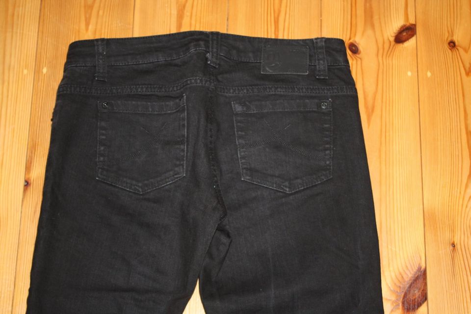 s.Oliver Jeans schwarz Größe 38 Länge 32 in Ottendorf-Okrilla