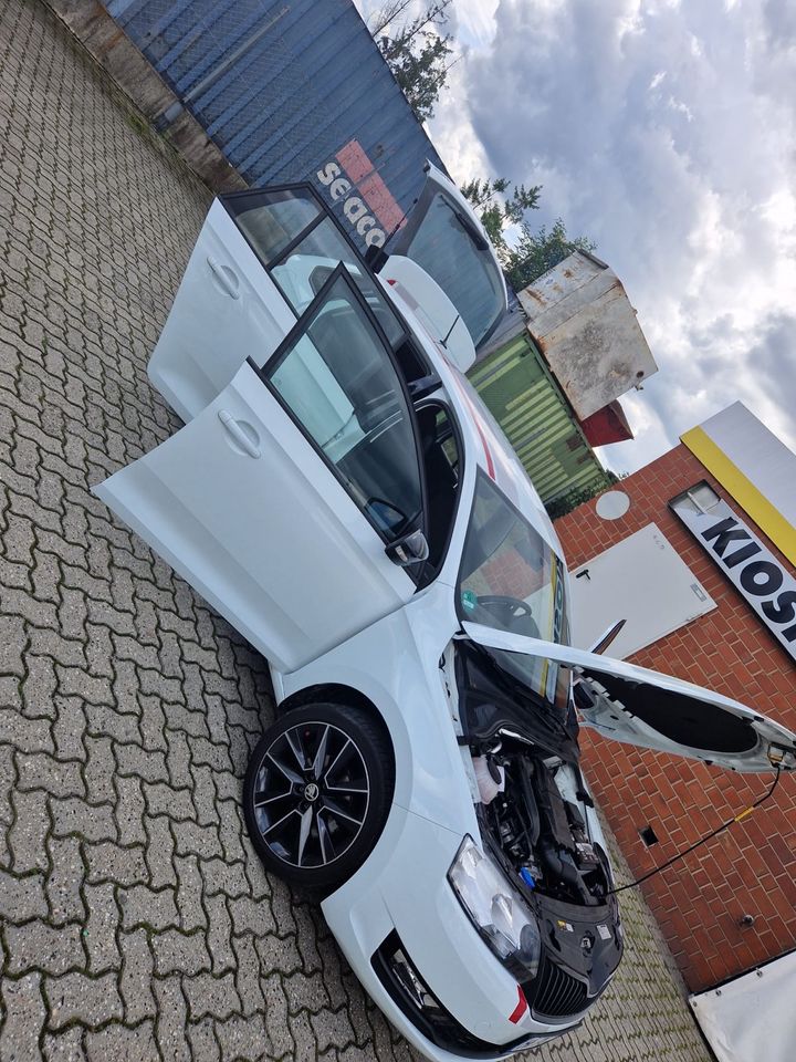 Skoda Rapid 1.0 TSI Spaceback Red & Grey Edition in Pattensen