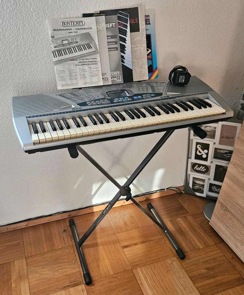 Keyboard 61 Tasten in Volxheim