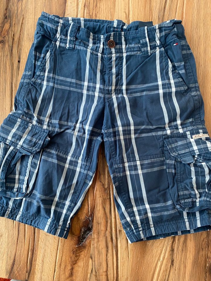 Cargo Shorts Tommy Hilfiger, Gr. 152, blau kariert in Burgwedel