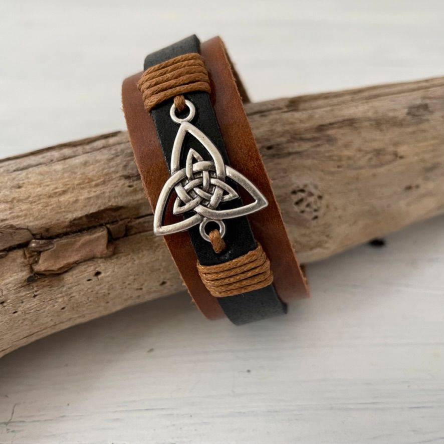 TRIQUETRA, Keltenschmuck, breites Leder-Armband unisex in Keltern