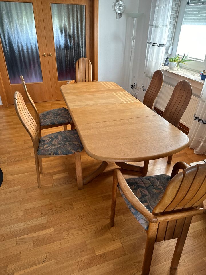 Esszimmer Tisch mit 6 Stühlen Eiche massiv in Wilhelmshaven