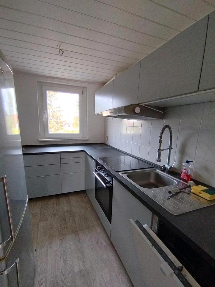 Biete Küche mit Spülmaschine und Herd / Küchenschränke METOD in Osmünde