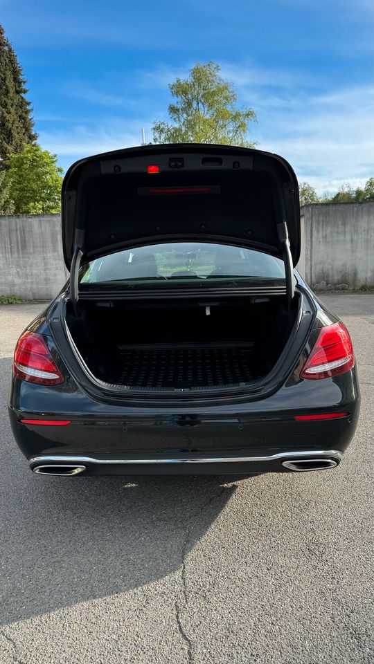 Mercedes-Benz  E400 4Matic Limousine in Biberach an der Riß