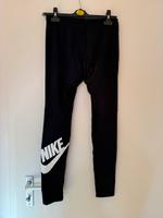 Nike Sportleggings mit Logo auf dem Hinterbein Nordrhein-Westfalen - Beckum Vorschau