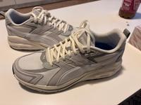 Schuhe Puma Größe 42,5 neuwertig Hessen - Bad Wildungen Vorschau