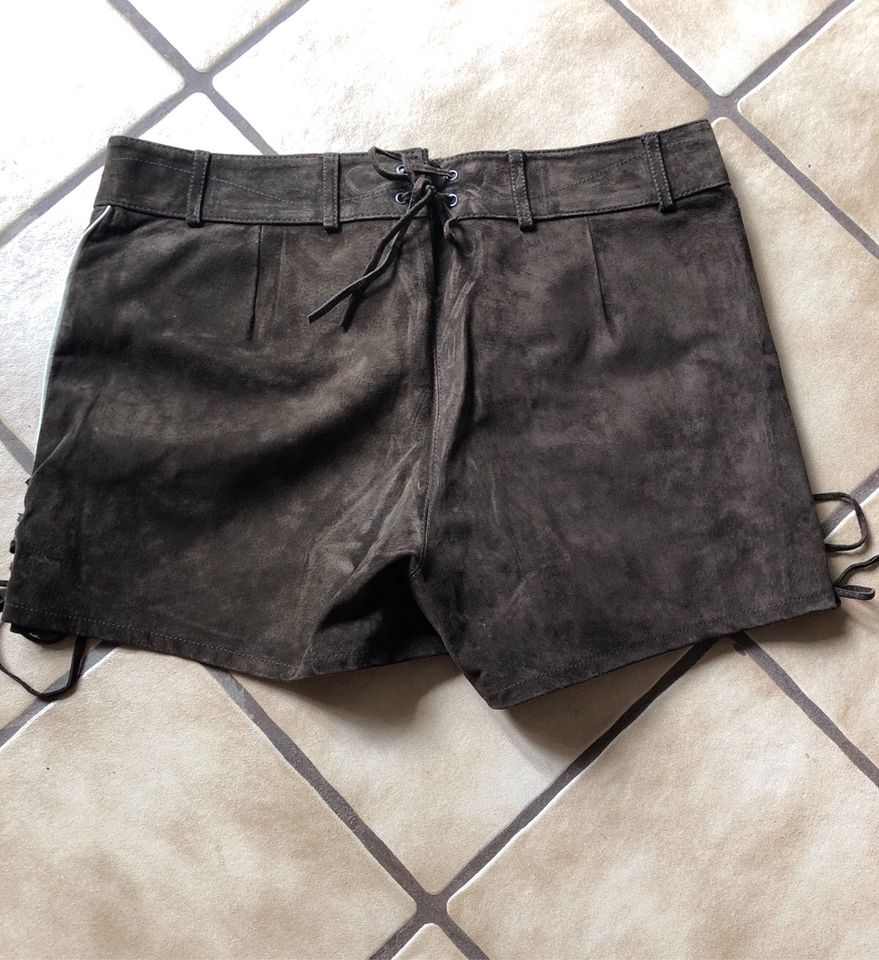 Trachtenmode Lederhose & Bluse von Waldschütz in Nohfelden