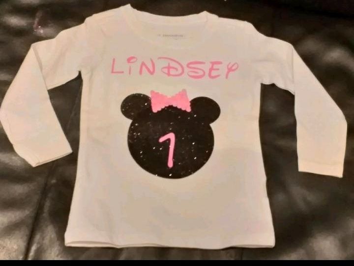 Baby T-Shirt zum Geburtstag Gestalten Vorname Zahl in Oberhausen