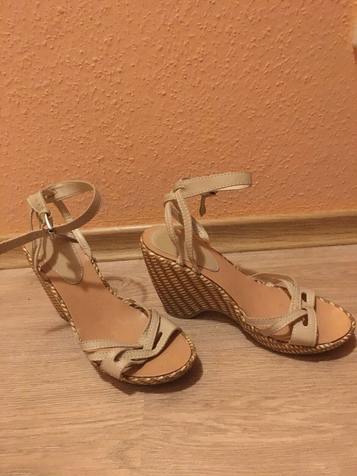 Sandalen Sommer mit Keil-Absatz, Gr. 39-40 in Walsrode