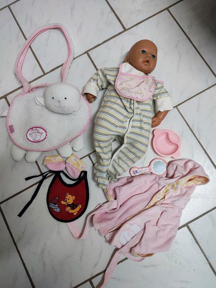 Zapf Création Baby Annabell Puppe mit Zubehör in Wallersheim