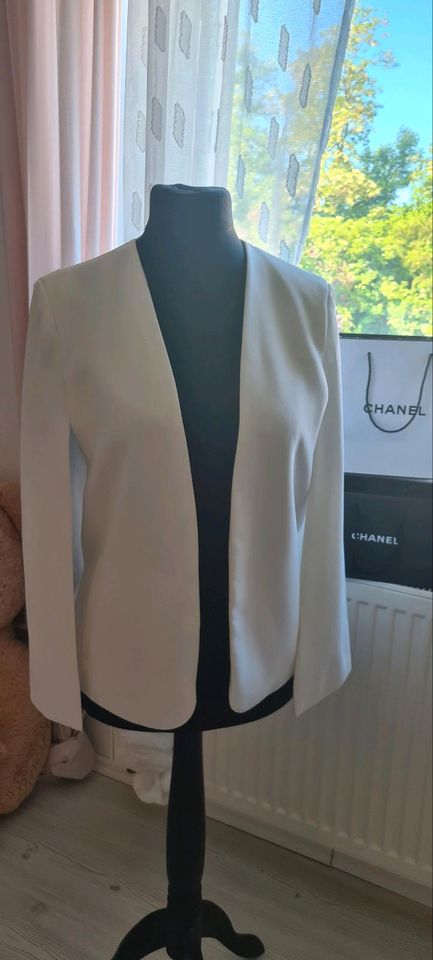 Blazer ohne Ärmel von Zara in Rheine