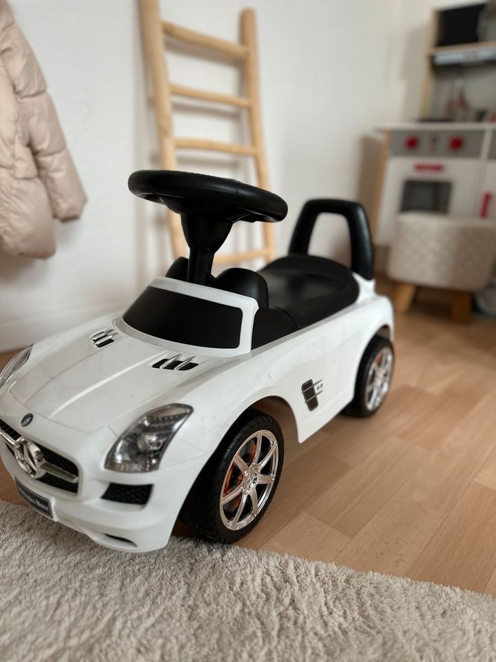 Kinderauto kinderfahrzeug Mercedes weiß in Krefeld