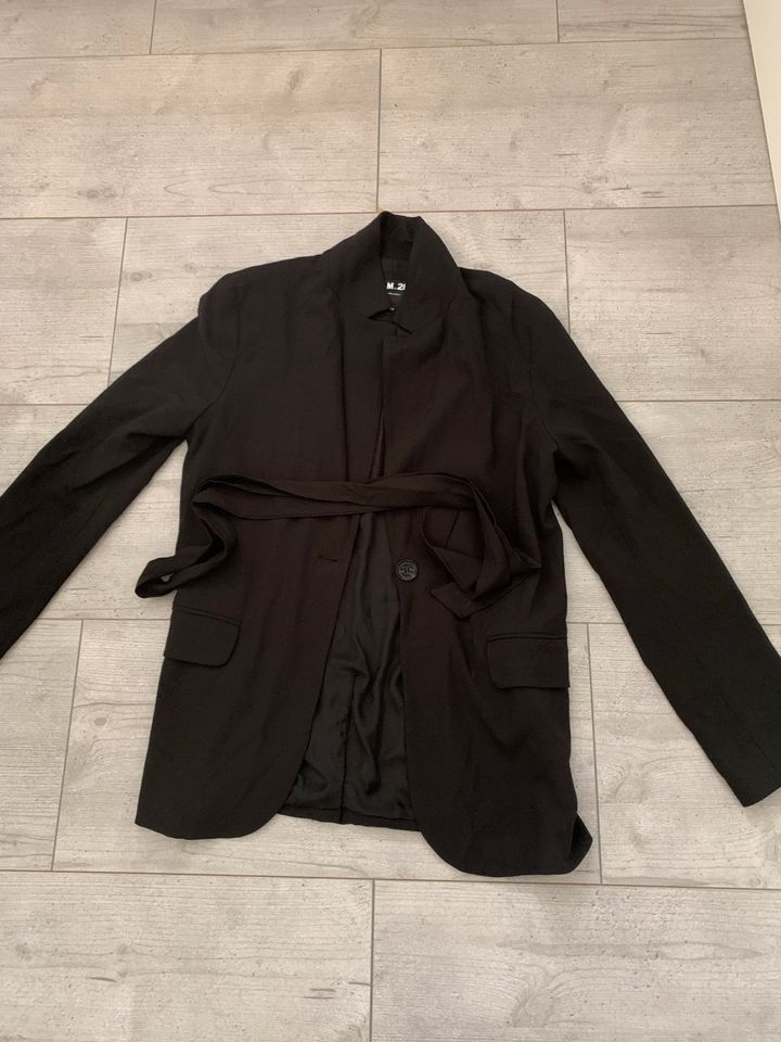 Bershka Blazer mit Gürtel in Stolberg (Rhld)