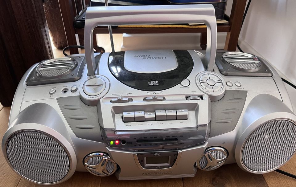 Grundig Studio Line RR9900CD + Elta 6925 Radio CD MP3 Kassette in Köln