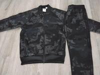 ADIDAS TRAININGSANZUG GRÖSSE M CAMOUFLAGE NEU Hessen - Wiesbaden Vorschau