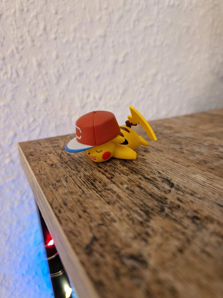 Pikachu und Evoli Pokémon Sammelfigur in Recklinghausen