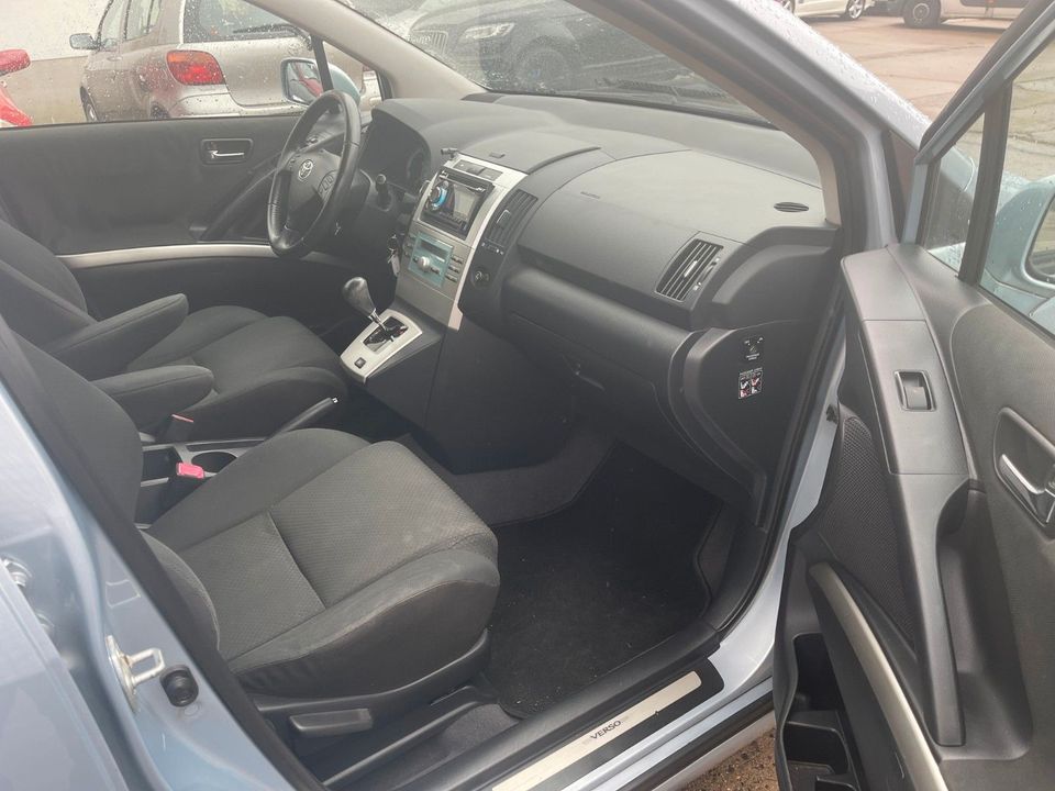 Toyota Corolla Verso 1.8L,H.Automatik,7Sitze,Tüv11/2025 in Dresden