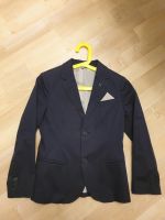 Armani Junior Anzug  Größe 9 A dunkelblau Hessen - Eltville Vorschau