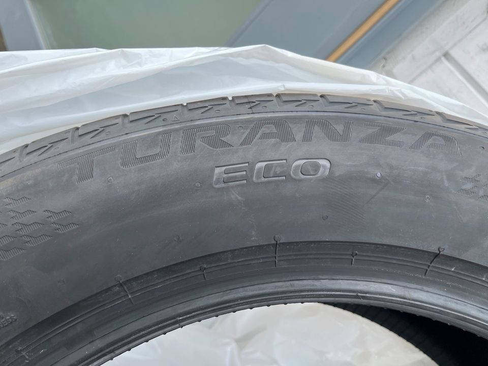 *** NEU 4 Reifen Bridgestone Turanza Eco 235/55R19 101T in Bovenden