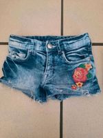 kurze Mädchen Shorts Gr 104 H&M Sommer Jeans Hosen Nordrhein-Westfalen - Rheine Vorschau