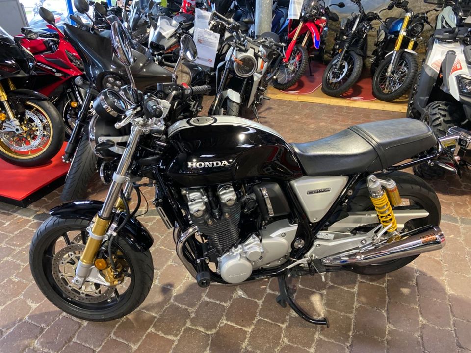 Honda CB1100NA CB1100RS (SC78) in Ammern