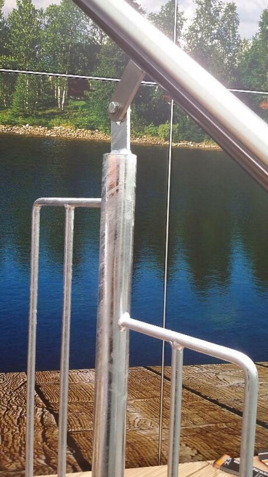Treppe mit Gitterrost , Außentreppe , Balkontreppe mit Geländer in Schiltach