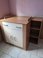 4-teiliges Babyzimmer Wickelkommode Gitterbett Kinderbett Regal Nordrhein-Westfalen - Schloß Holte-Stukenbrock Vorschau