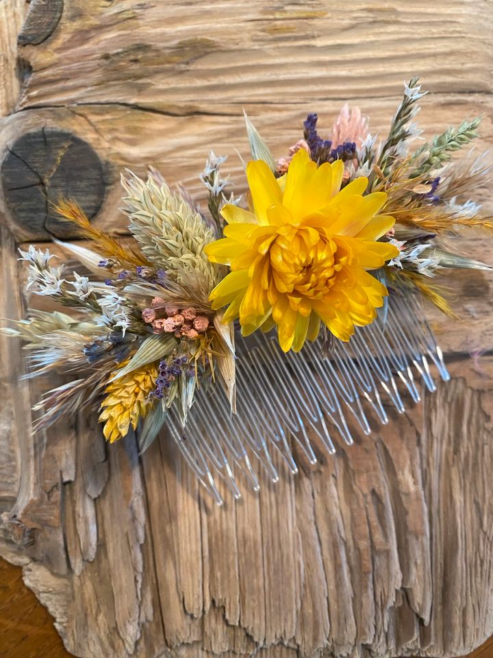 Haarkamm Haarschmuck Haardeko Haarnadel Trockenblumen Blumen in Hattenhofen