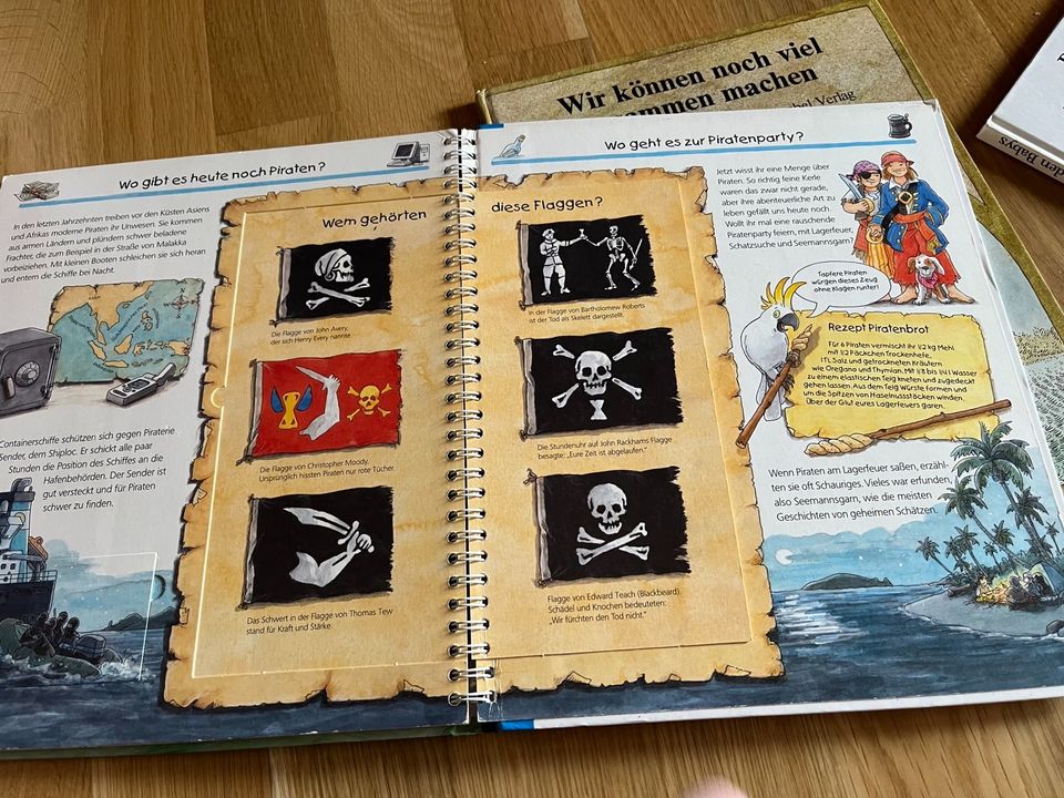 Kinderbücher Wieso weshalb warum Piraten Blaulicht Feuerwehr in Pfinztal
