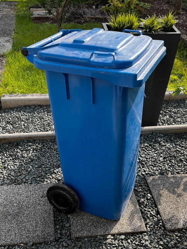 Mülltonne blau 80l Liter mit Räder in Serrig