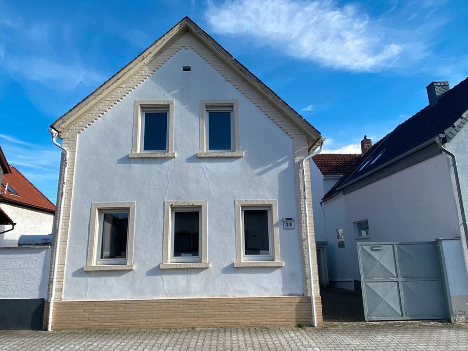 Einfamilienhaus mit Garage und Balkon in Worms