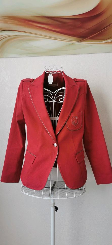 Ricarda M Blazer in Rot Gr. 40-42 in Hamburg