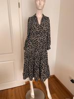 Primark Kleid mit Blumen 38/M Nürnberg (Mittelfr) - Südoststadt Vorschau