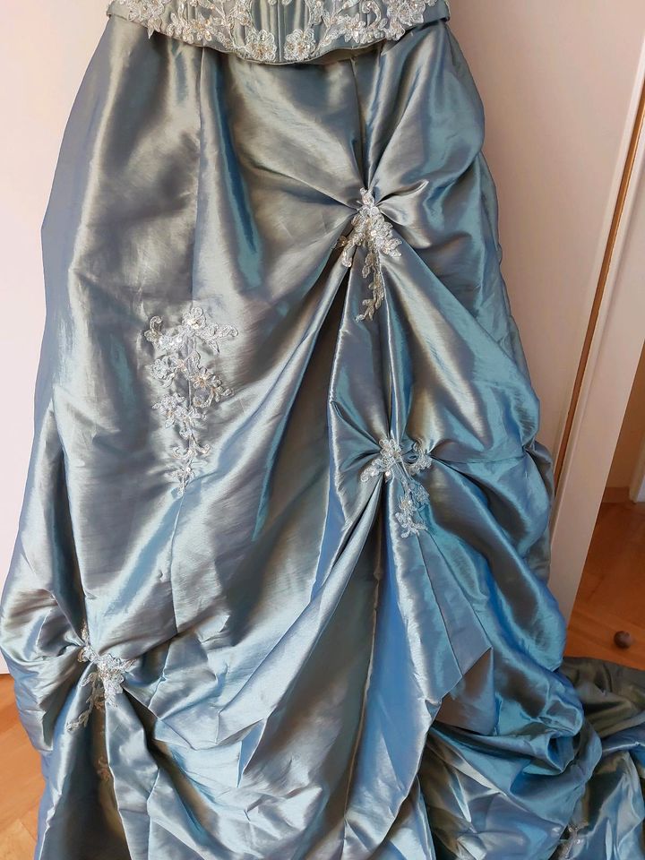 Abendkleid mit Schleppe, Hochzeitskleid, Brautkleid, Ballkleid in Waldmünchen