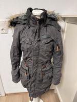 Khujo Mantel Jacke grau Marke Kapuze warm S 36 Parka Bayern - Kaufbeuren Vorschau