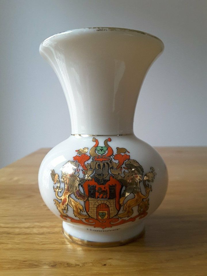 Vase Porzellan Wappen Hannover handgemacht sammeln gold alt in Hannover