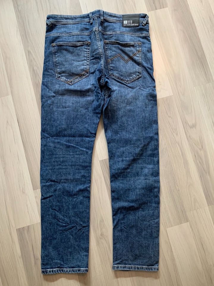 Jeans W34 L34 Tapered Look in Remscheid