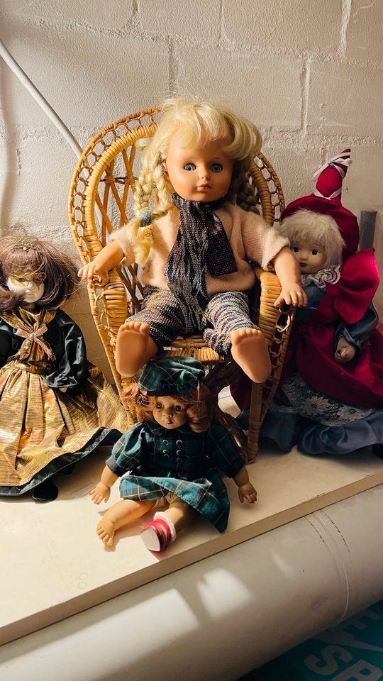 22 verschiedene Porzellan Puppen Sammlung in Buxtehude