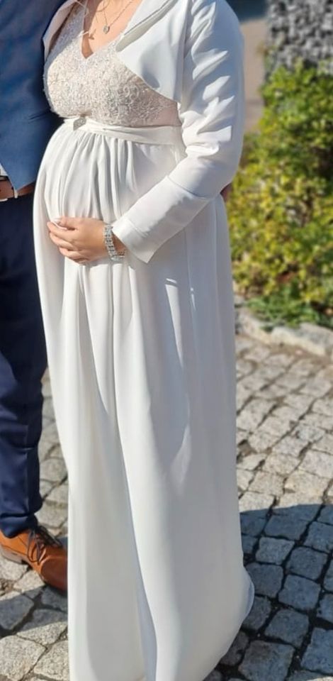 Schwangerschafts-Brautkleid in Fichtenau
