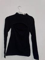 Schwarzes Oberteil mit Cut-Out-Details von Even&odd Neustadt - Buntentor Vorschau