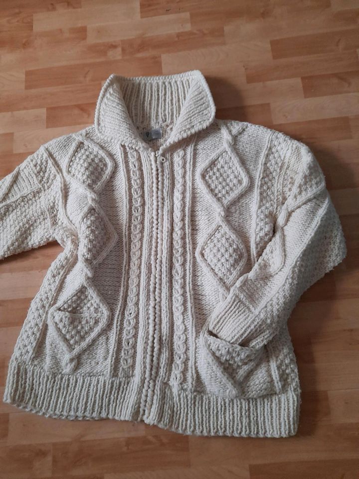 Equima Strickjacke ,100 % Schurwolle ,creme Gr. L in Schwerin