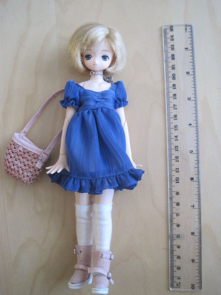 Azone Anime Doll Puppe lilitiert BJD Fashion Doll Komplettoutfit in Wuppertal