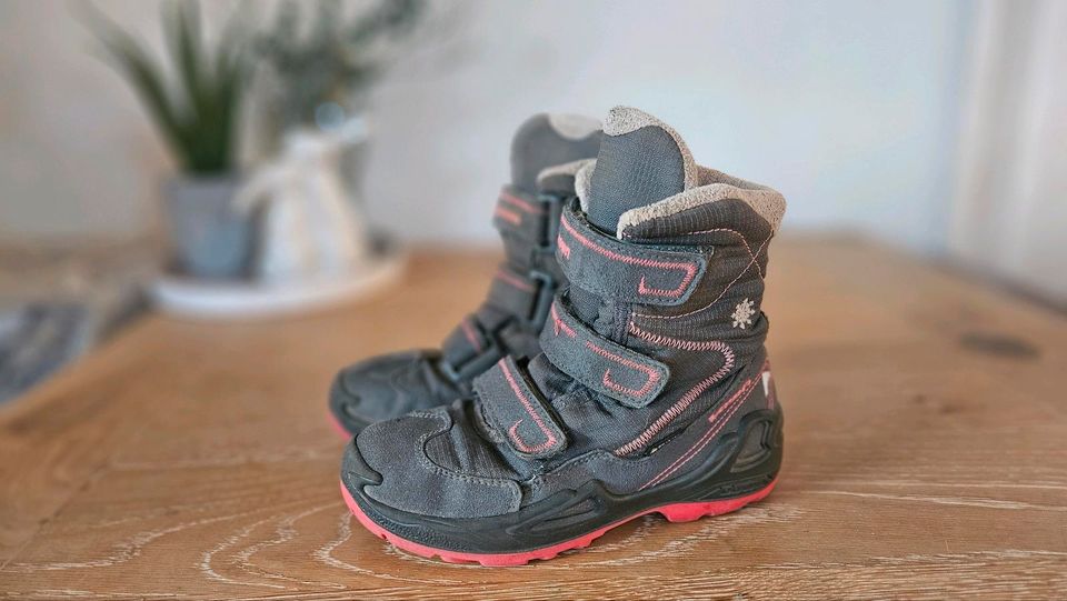 Lowa Schuhe Gore Tex Gr.32 in Hauneck