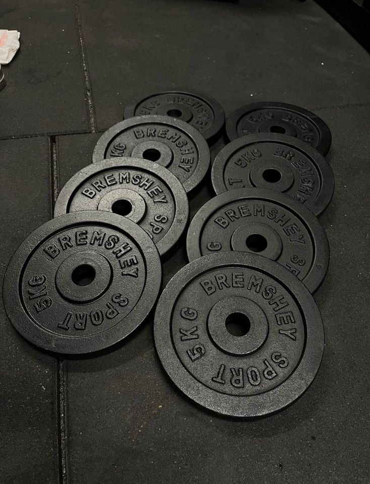 ❌NEU - 8 x 5kg Gusseisen schwarze Hantelscheiben 30mm - Gym❌ in Essen