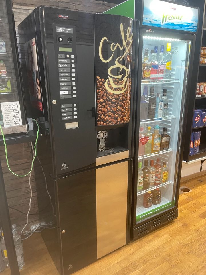 Kaffeemaschineautomat , haißGetränkeautomat  JG GERHARDT in Aachen