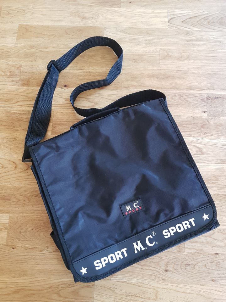 Umhänge-Tasche MC Sport schwarz ca. 34 cm breit , Top Zst. in Eppertshausen