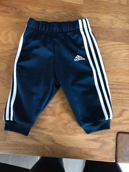 Adidas Anzug Hose Baby Gr.74 in blau mit Jacke in Bayern - Ostheim |  Babykleidung Größe 74 kaufen | eBay Kleinanzeigen ist jetzt Kleinanzeigen